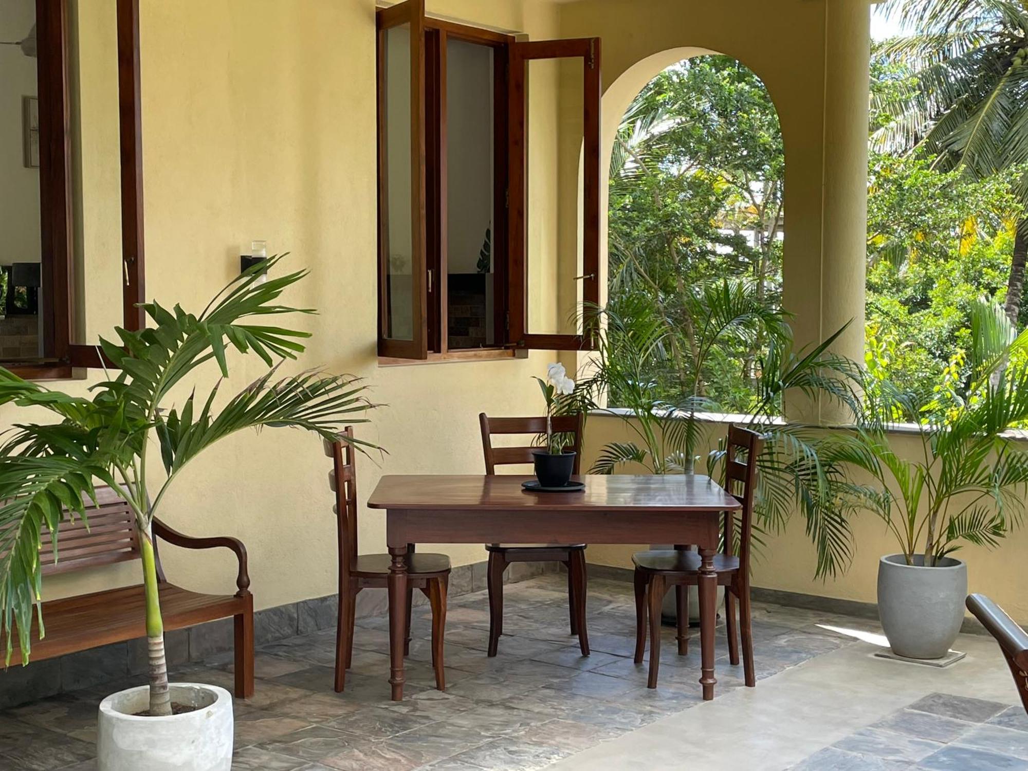 Khomba Lodge 坦加拉 外观 照片